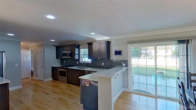 43 Linden Lane, Shirley, NY 11967
