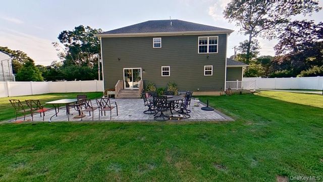 43 Linden Lane, Shirley, NY 11967
