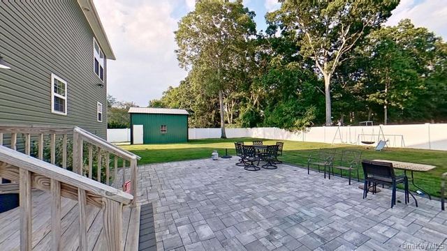 43 Linden Lane, Shirley, NY 11967