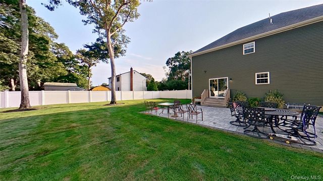 43 Linden Lane, Shirley, NY 11967