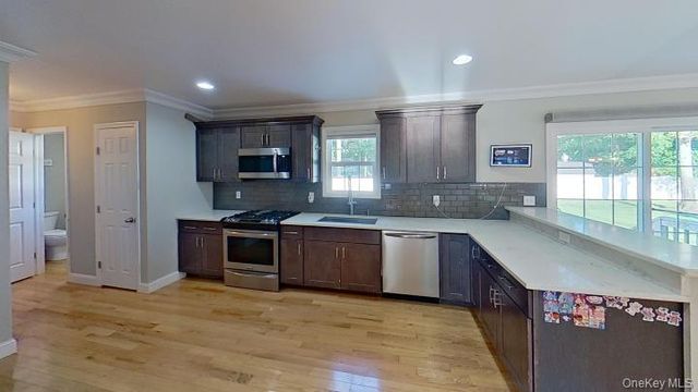 43 Linden Lane, Shirley, NY 11967