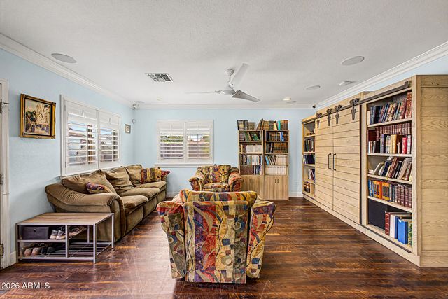 813 E GLENDALE Avenue, Phoenix, AZ 85020