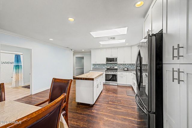 813 E GLENDALE Avenue, Phoenix, AZ 85020