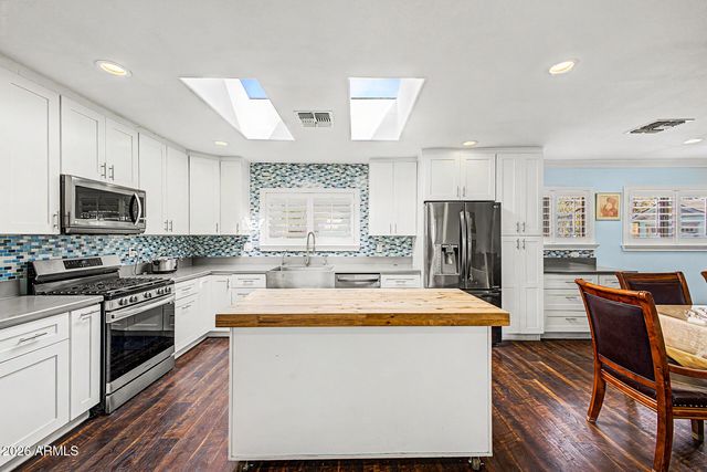 813 E GLENDALE Avenue, Phoenix, AZ 85020