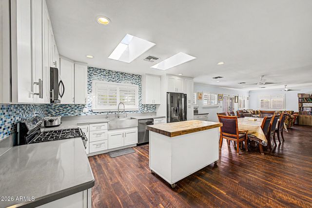 813 E GLENDALE Avenue, Phoenix, AZ 85020