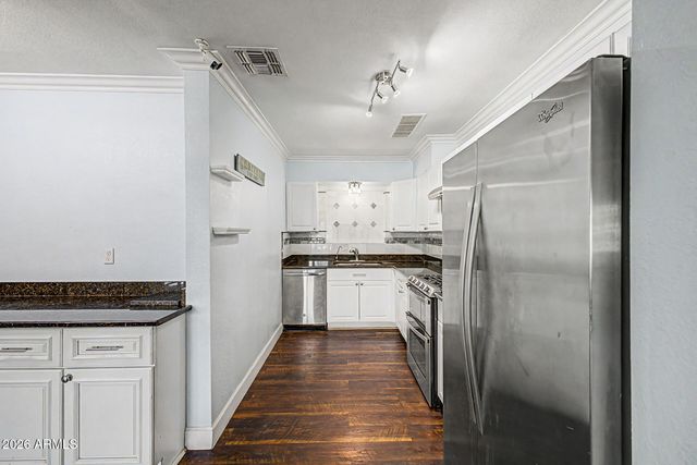 813 E GLENDALE Avenue, Phoenix, AZ 85020