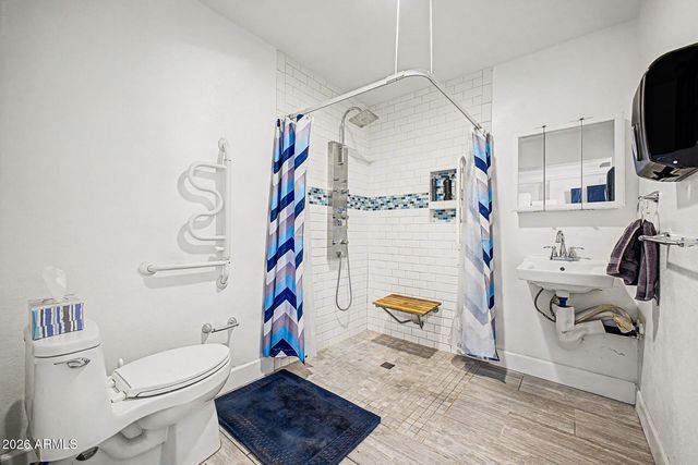 813 E GLENDALE Avenue, Phoenix, AZ 85020