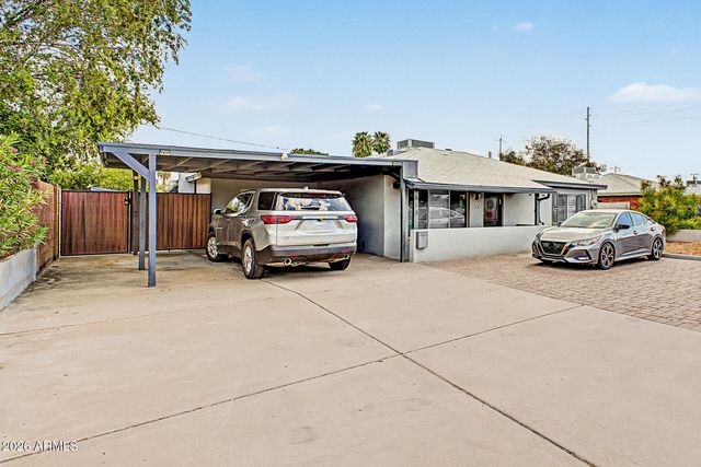 813 E GLENDALE Avenue, Phoenix, AZ 85020