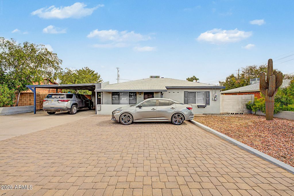 813 E GLENDALE Avenue, Phoenix, AZ 85020 — exterior