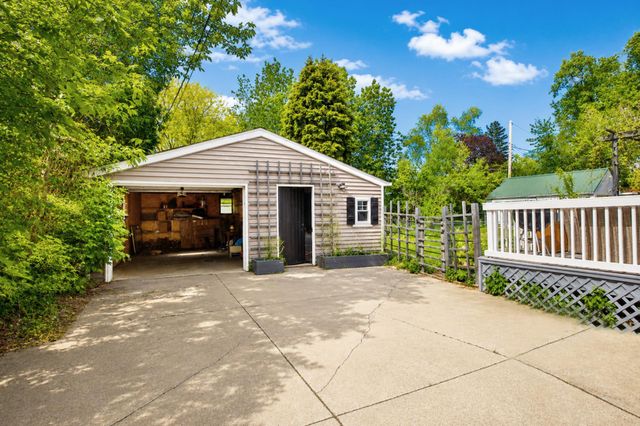 823 Memorial Parkway SW, Rochester, MN 55902
