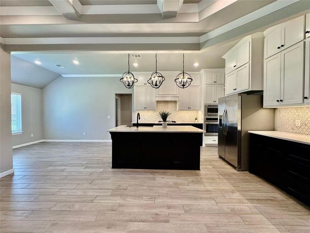 633 Texoma Drive, Edmond, OK 73025