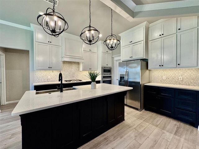 633 Texoma Drive, Edmond, OK 73025