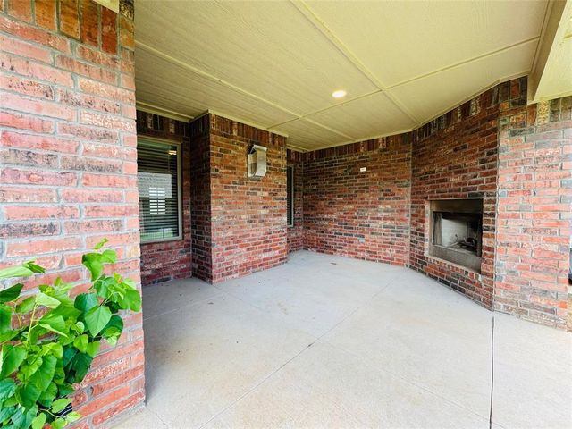 633 Texoma Drive, Edmond, OK 73025