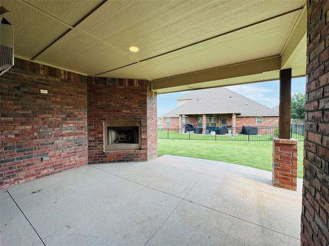 633 Texoma Drive, Edmond, OK 73025