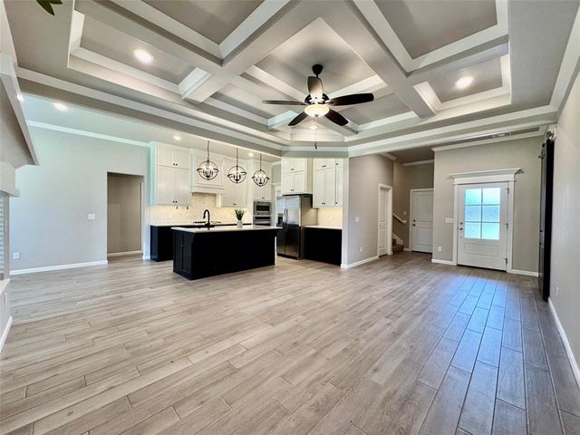 633 Texoma Drive, Edmond, OK 73025