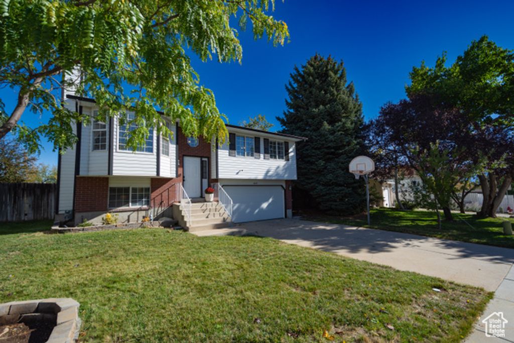 6839 S CYCLAMEN DR, West Jordan, UT 84081