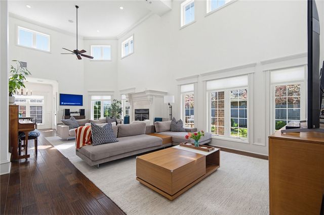 3912 NE Kensington Avenue, Bentonville, AR 72712