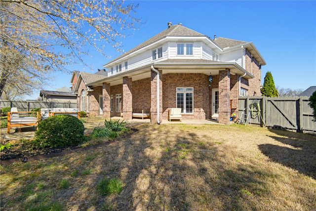 3912 NE Kensington Avenue, Bentonville, AR 72712