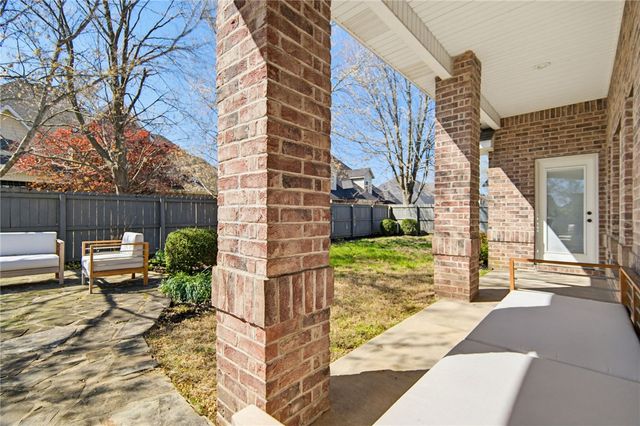 3912 NE Kensington Avenue, Bentonville, AR 72712