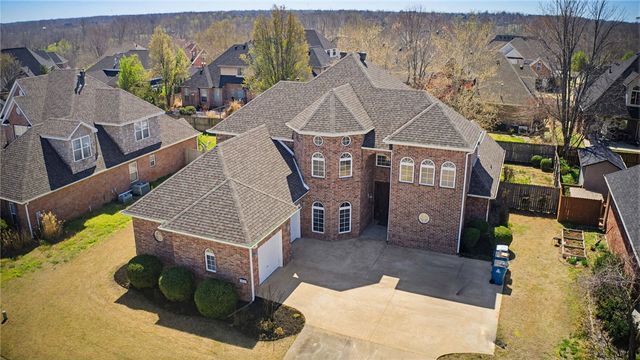 3912 NE Kensington Avenue, Bentonville, AR 72712