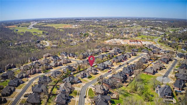 3912 NE Kensington Avenue, Bentonville, AR 72712