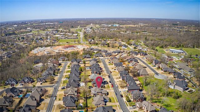 3912 NE Kensington Avenue, Bentonville, AR 72712
