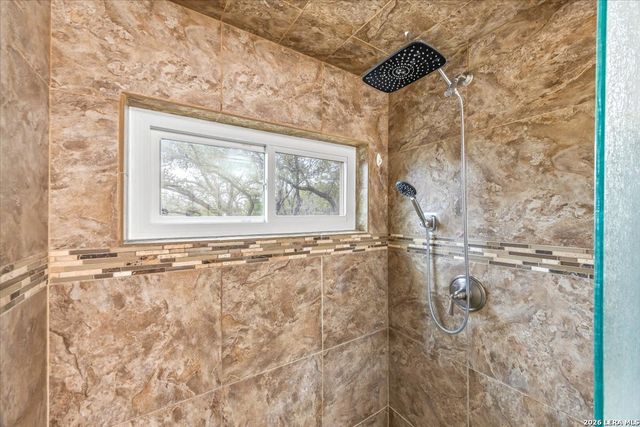 13900 N HILLS VILLAGE DR, San Antonio, TX 78249