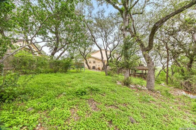 13900 N HILLS VILLAGE DR, San Antonio, TX 78249