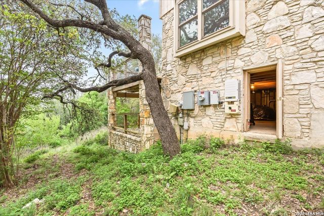 13900 N HILLS VILLAGE DR, San Antonio, TX 78249