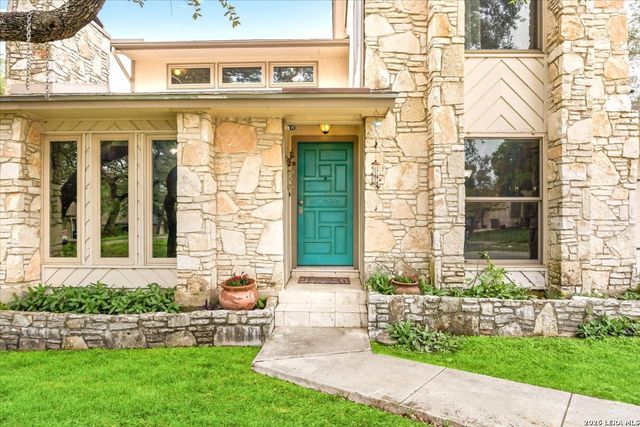 13900 N HILLS VILLAGE DR, San Antonio, TX 78249