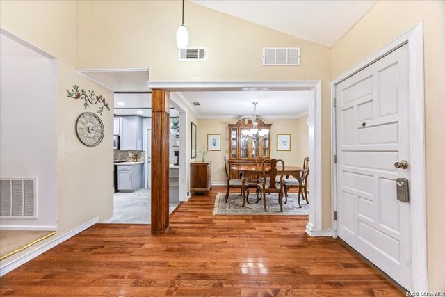 13900 N HILLS VILLAGE DR, San Antonio, TX 78249