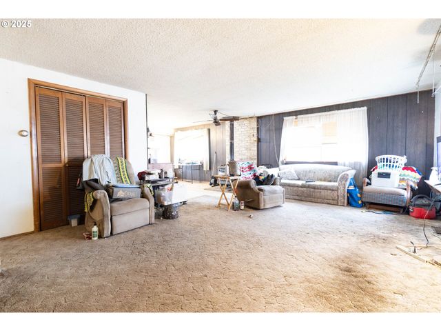 1951 Alder, Elgin, OR 97827