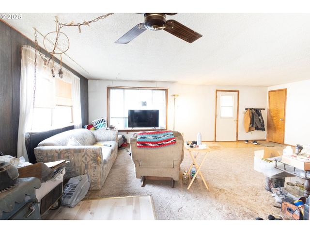 1951 Alder, Elgin, OR 97827