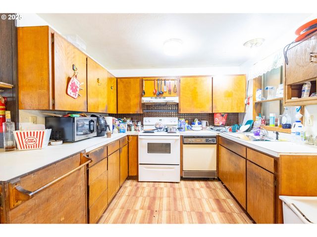 1951 Alder, Elgin, OR 97827