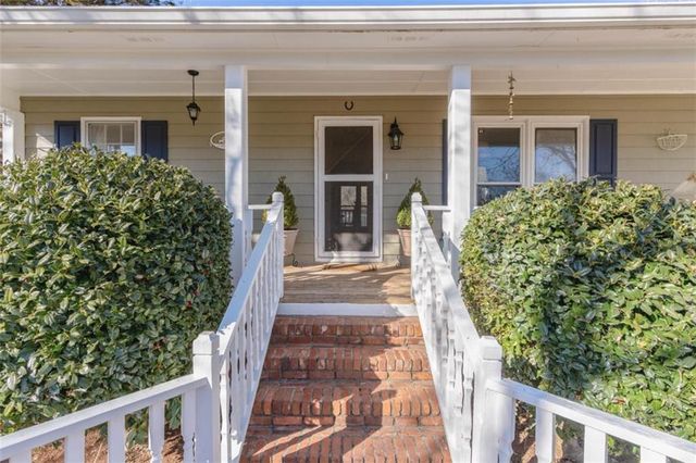 101 E Macedonia Church E Road, Oxford, GA 30054