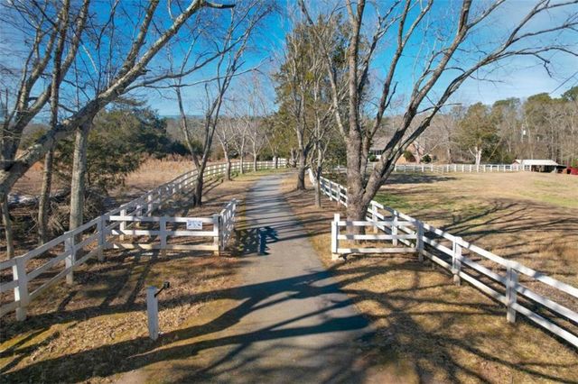 101 E Macedonia Church E Road, Oxford, GA 30054