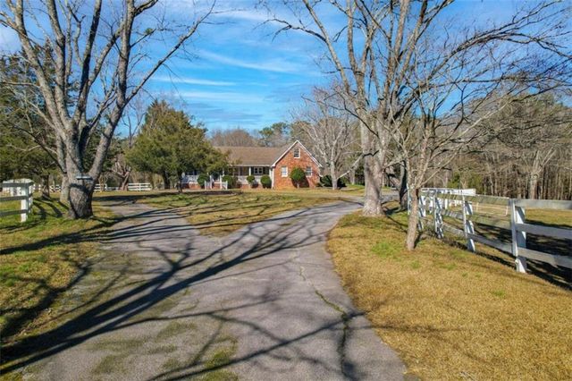 101 E Macedonia Church E Road, Oxford, GA 30054