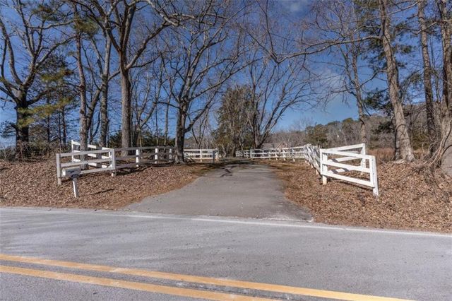 101 E Macedonia Church E Road, Oxford, GA 30054