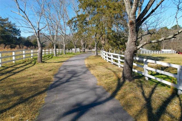 101 E Macedonia Church E Road, Oxford, GA 30054