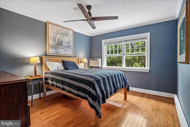 1600 RIPON PL, Alexandria, VA 22302