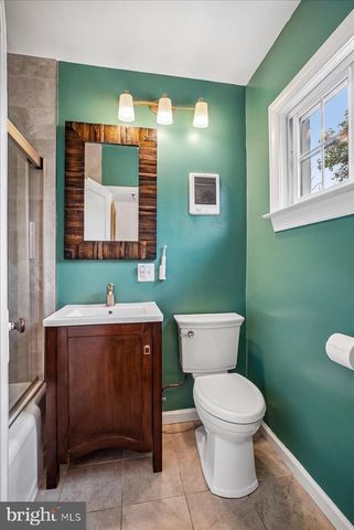 1600 RIPON PL, Alexandria, VA 22302