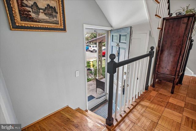 1600 RIPON PL, Alexandria, VA 22302