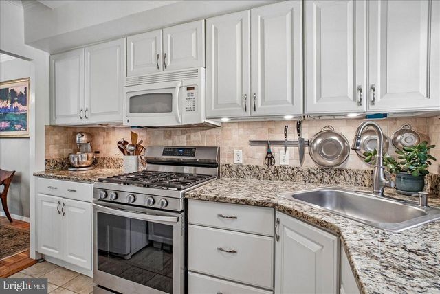 1600 RIPON PL, Alexandria, VA 22302