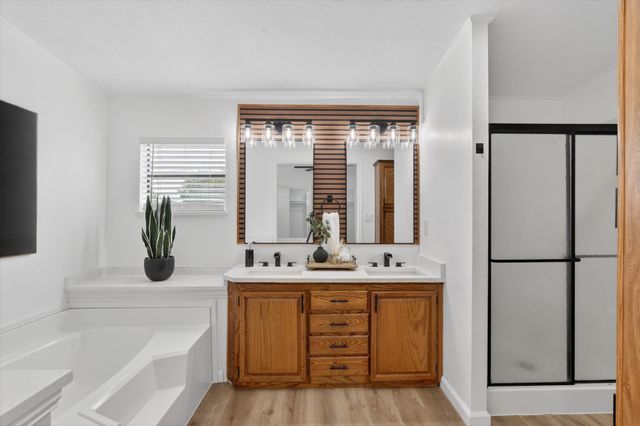 2533 Tommys Court, Alvarado, TX 76009