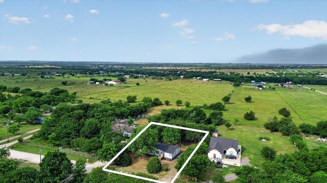 2533 Tommys Court, Alvarado, TX 76009