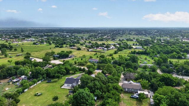 2533 Tommys Court, Alvarado, TX 76009
