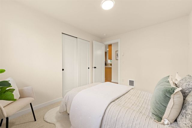 10419 18th Avenue S, Seattle, WA 98168