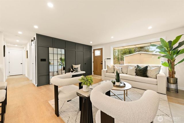 10419 18th Avenue S, Seattle, WA 98168