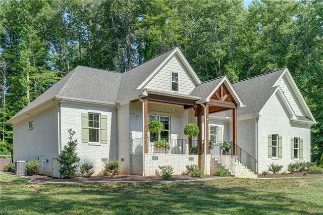 3611 Summit lakes Drive, Browns Summit, NC 27214