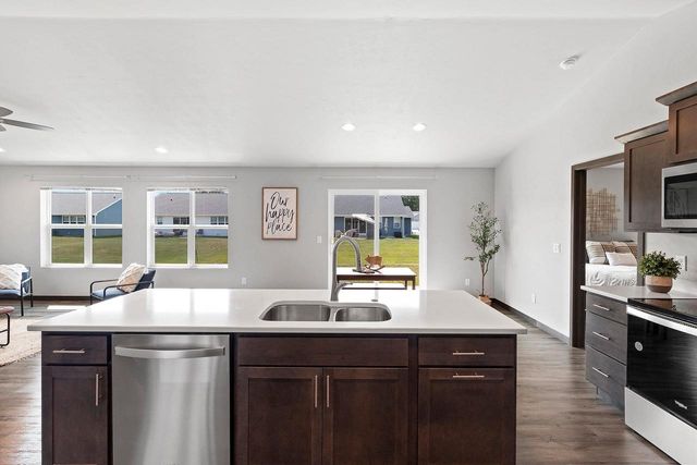 1526 FREEDOM MEADOWS DRIVE, Neenah, WI 54956